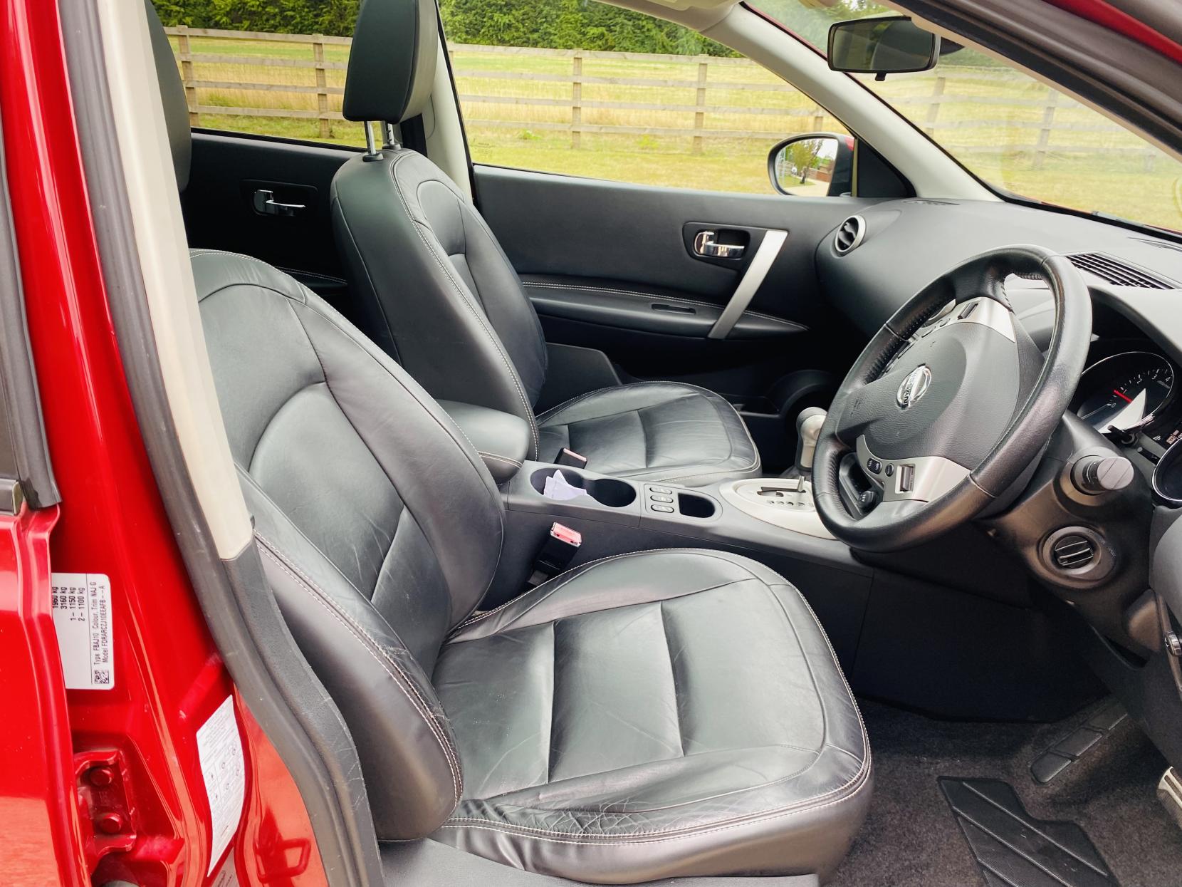 Nissan Qashqai 2.0 Tekna SUV 5dr Petrol CVT 2WD Euro 4 (141 ps)