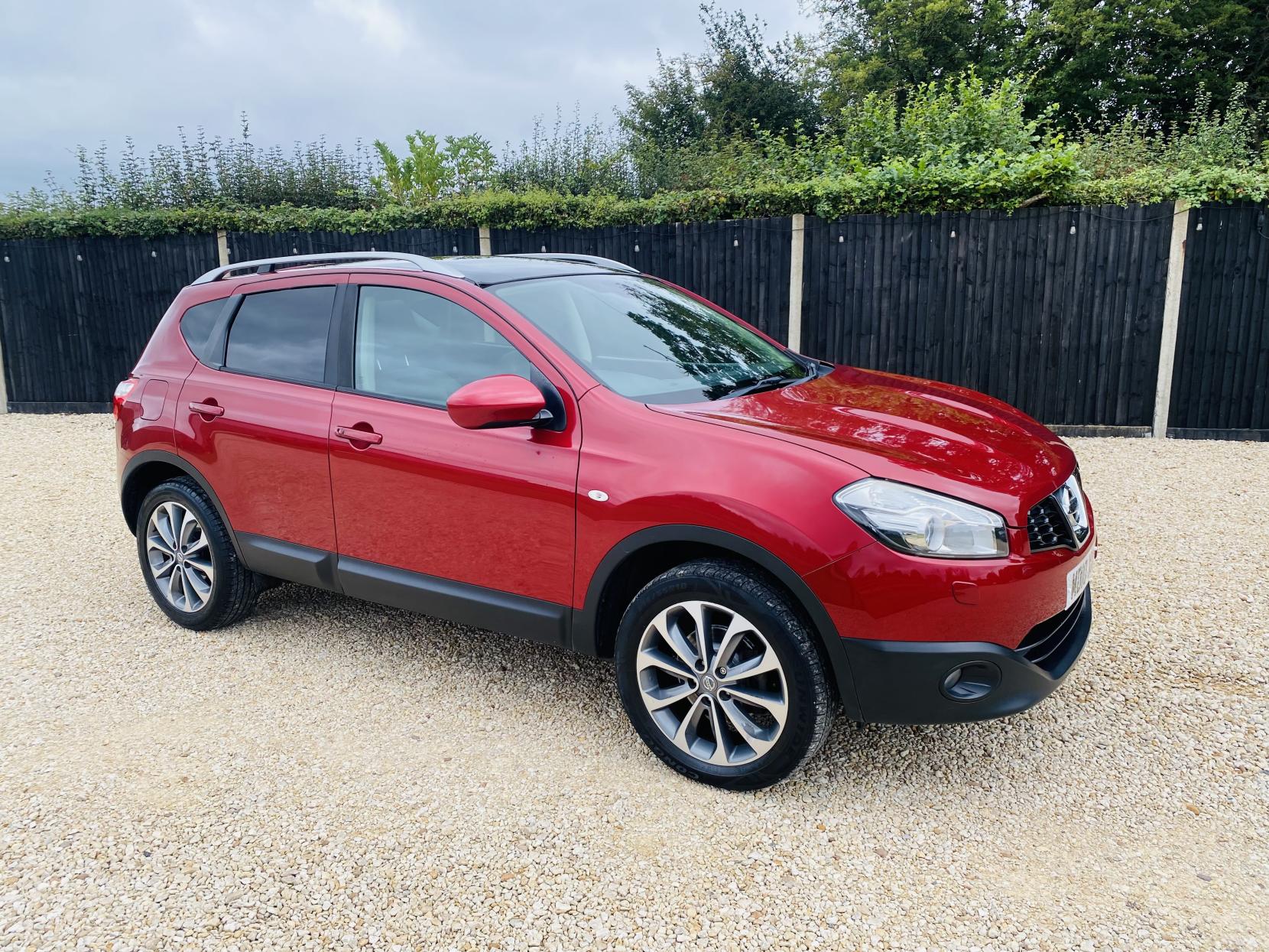 Nissan Qashqai 2.0 Tekna SUV 5dr Petrol CVT 2WD Euro 4 (141 ps)