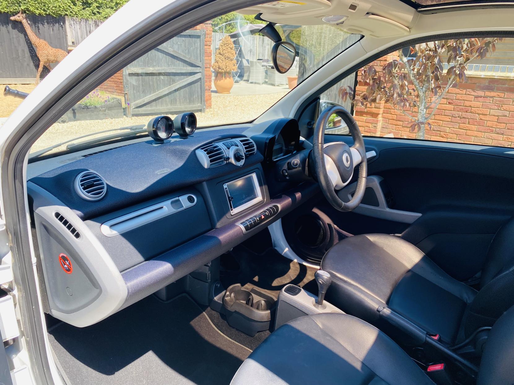 Smart fortwo 1.0 Grandstyle Coupe 2dr Petrol SoftTouch Euro 5 (84 bhp)
