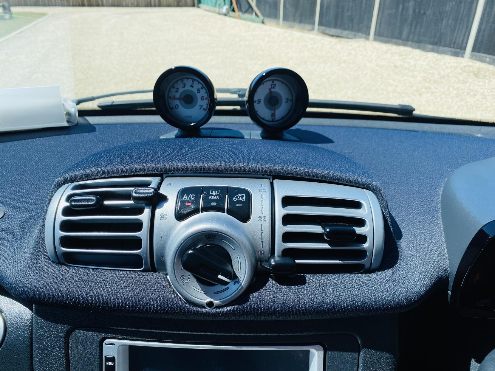 Smart fortwo 1.0 Grandstyle Coupe 2dr Petrol SoftTouch Euro 5 (84 bhp)