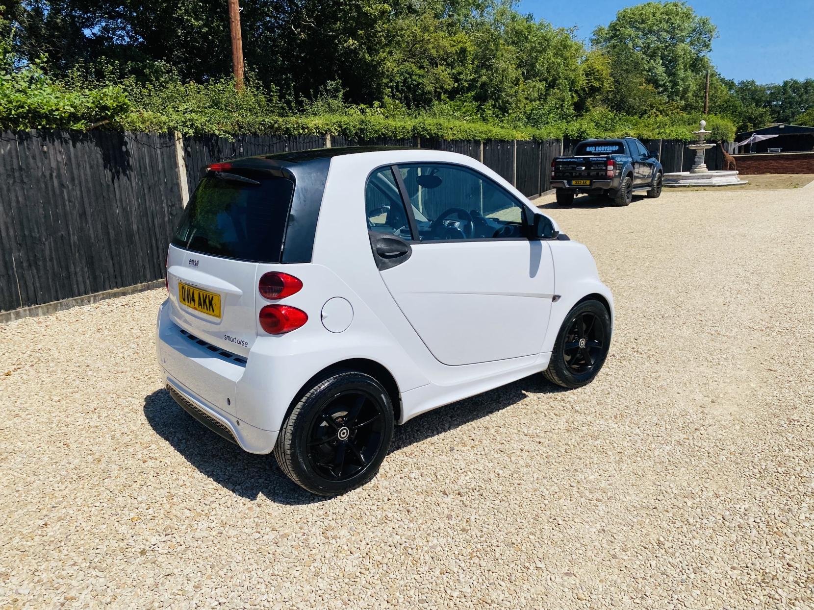 Smart fortwo 1.0 Grandstyle Coupe 2dr Petrol SoftTouch Euro 5 (84 bhp)