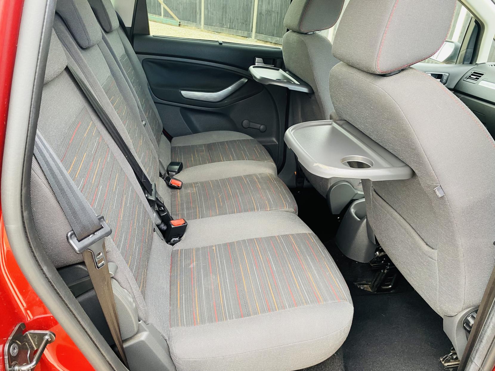 Ford C-Max 1.8 16v Zetec MPV 5dr Petrol Manual (169 g/km, 123 bhp)