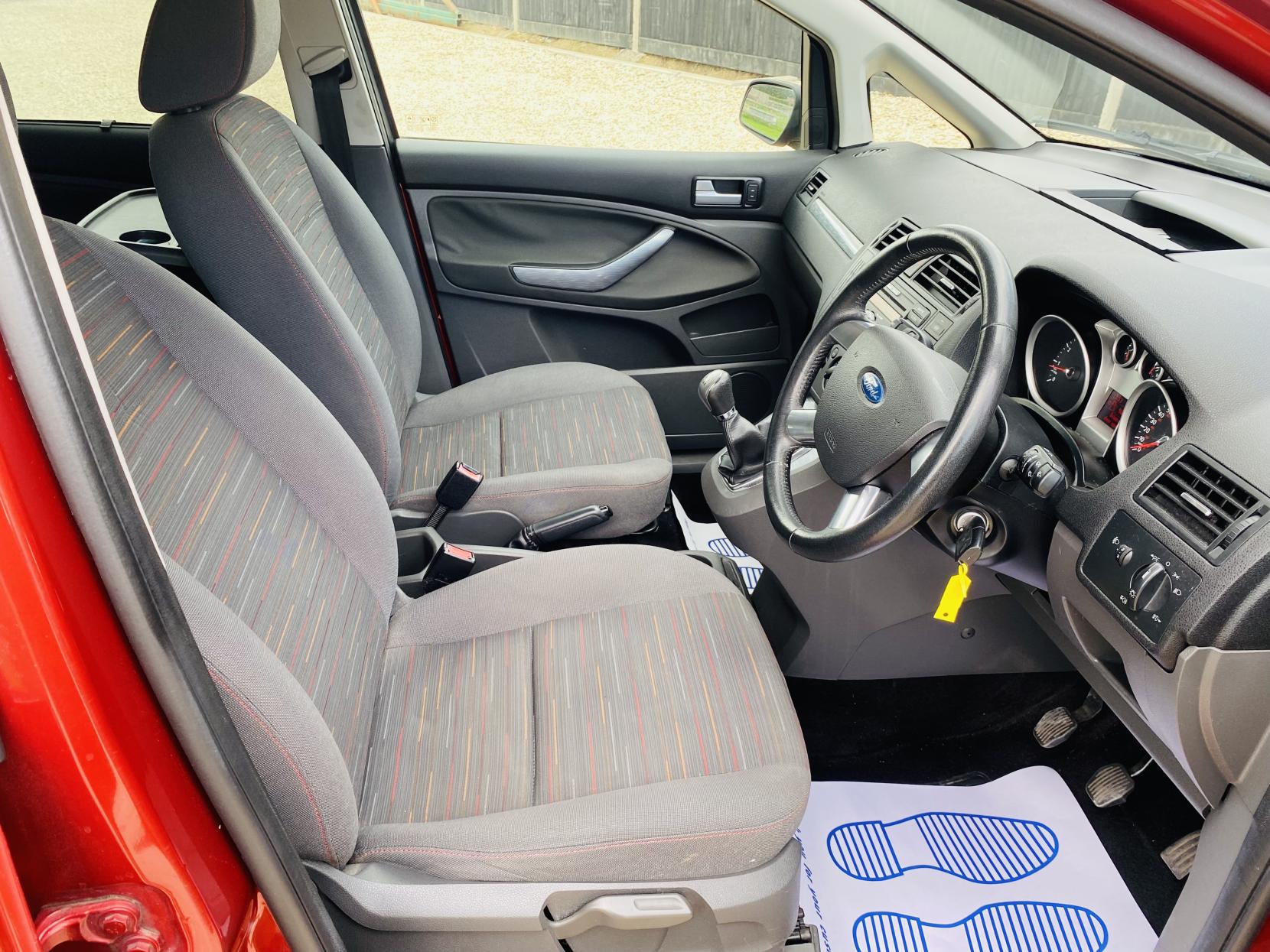 Ford C-Max 1.8 16v Zetec MPV 5dr Petrol Manual (169 g/km, 123 bhp)