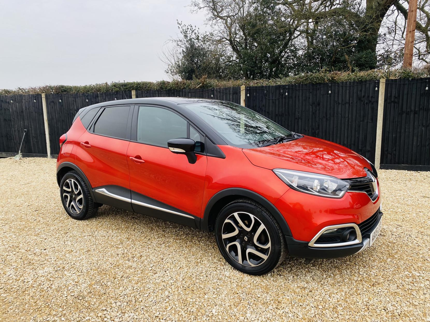 Renault Captur 1.2 TCe Signature SUV 5dr Petrol EDC Euro 5 (120 ps)