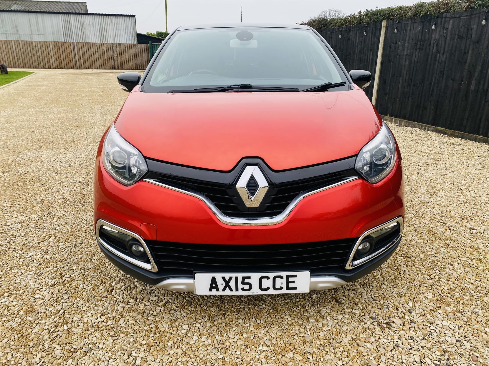 Renault Captur 1.2 TCe Signature SUV 5dr Petrol EDC Euro 5 (120 ps)