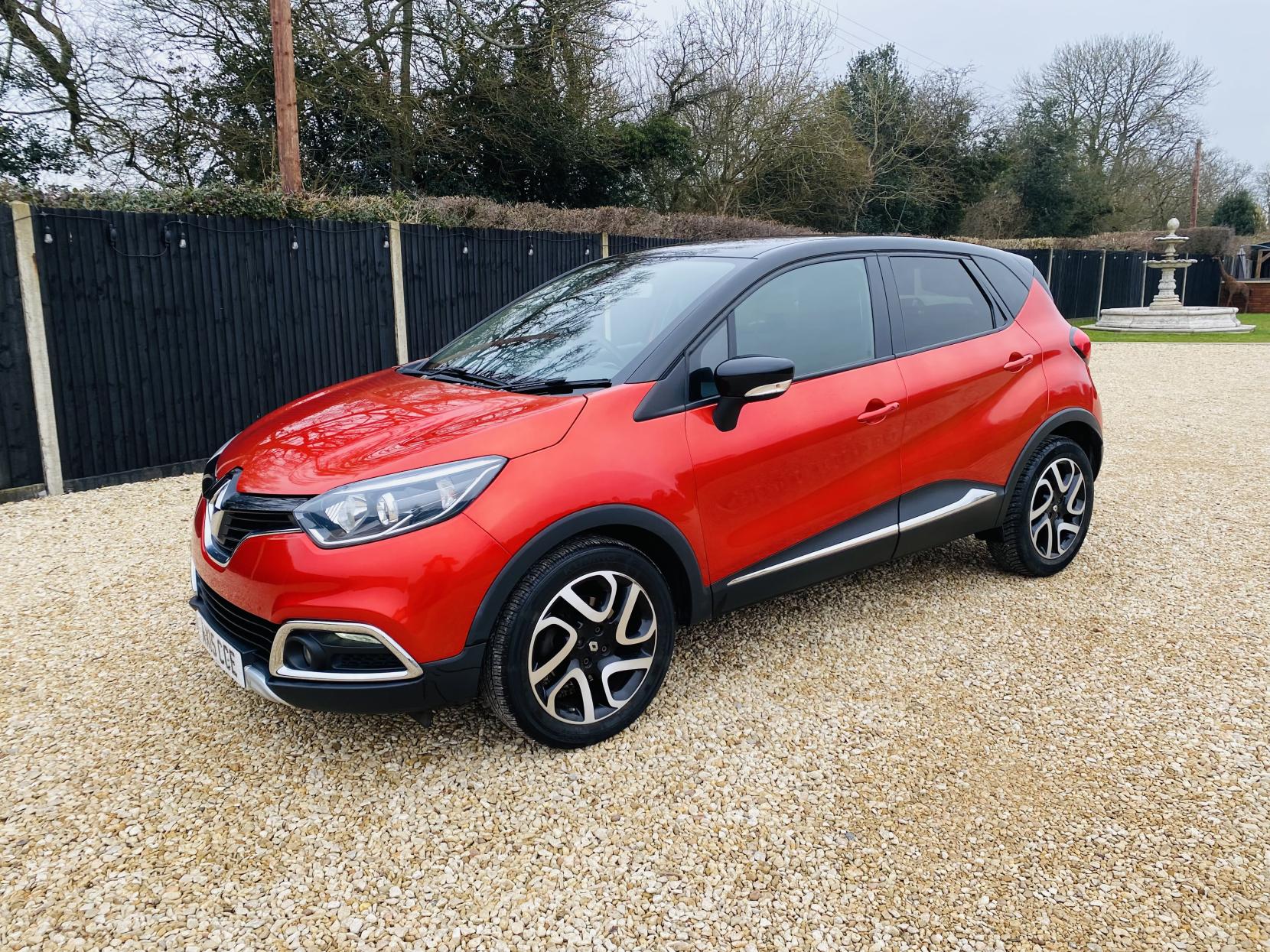 Renault Captur 1.2 TCe Signature SUV 5dr Petrol EDC Euro 5 (120 ps)