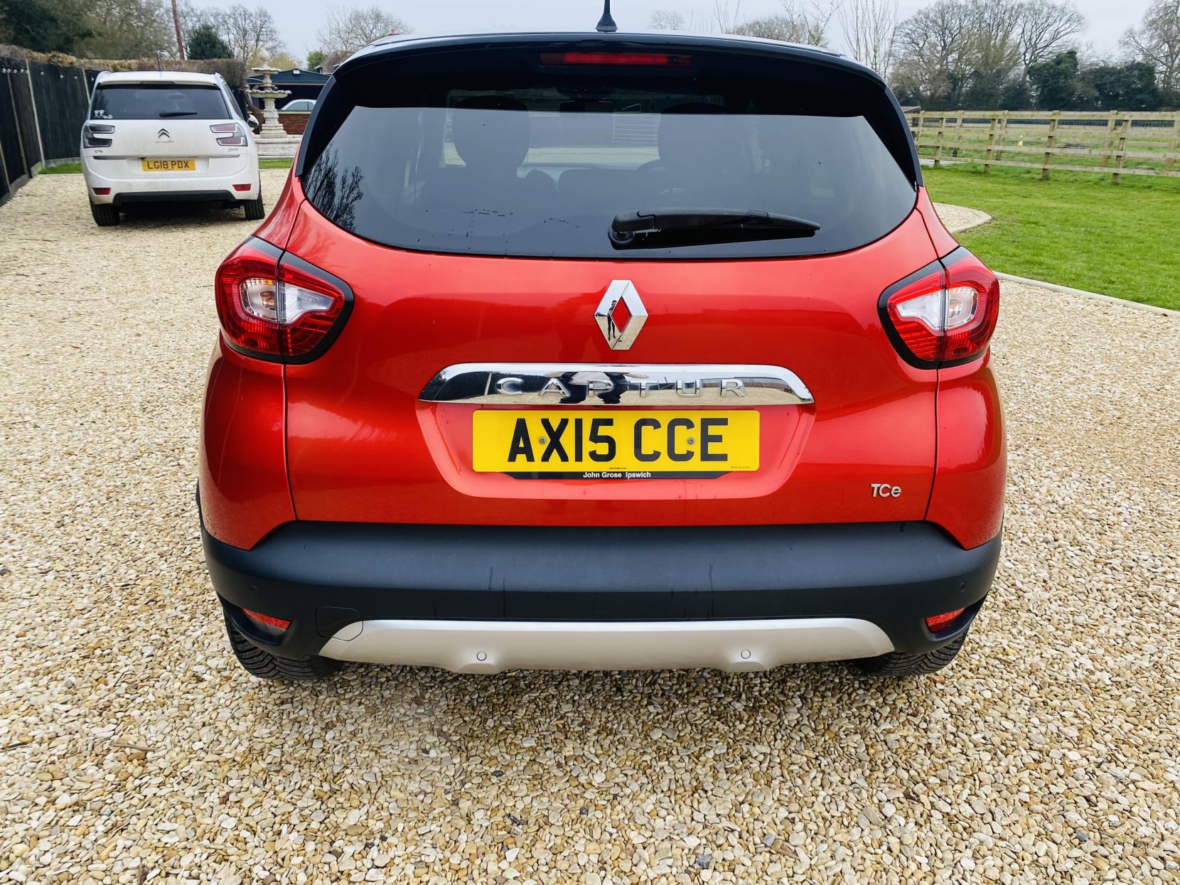 Renault Captur 1.2 TCe Signature SUV 5dr Petrol EDC Euro 5 (120 ps)