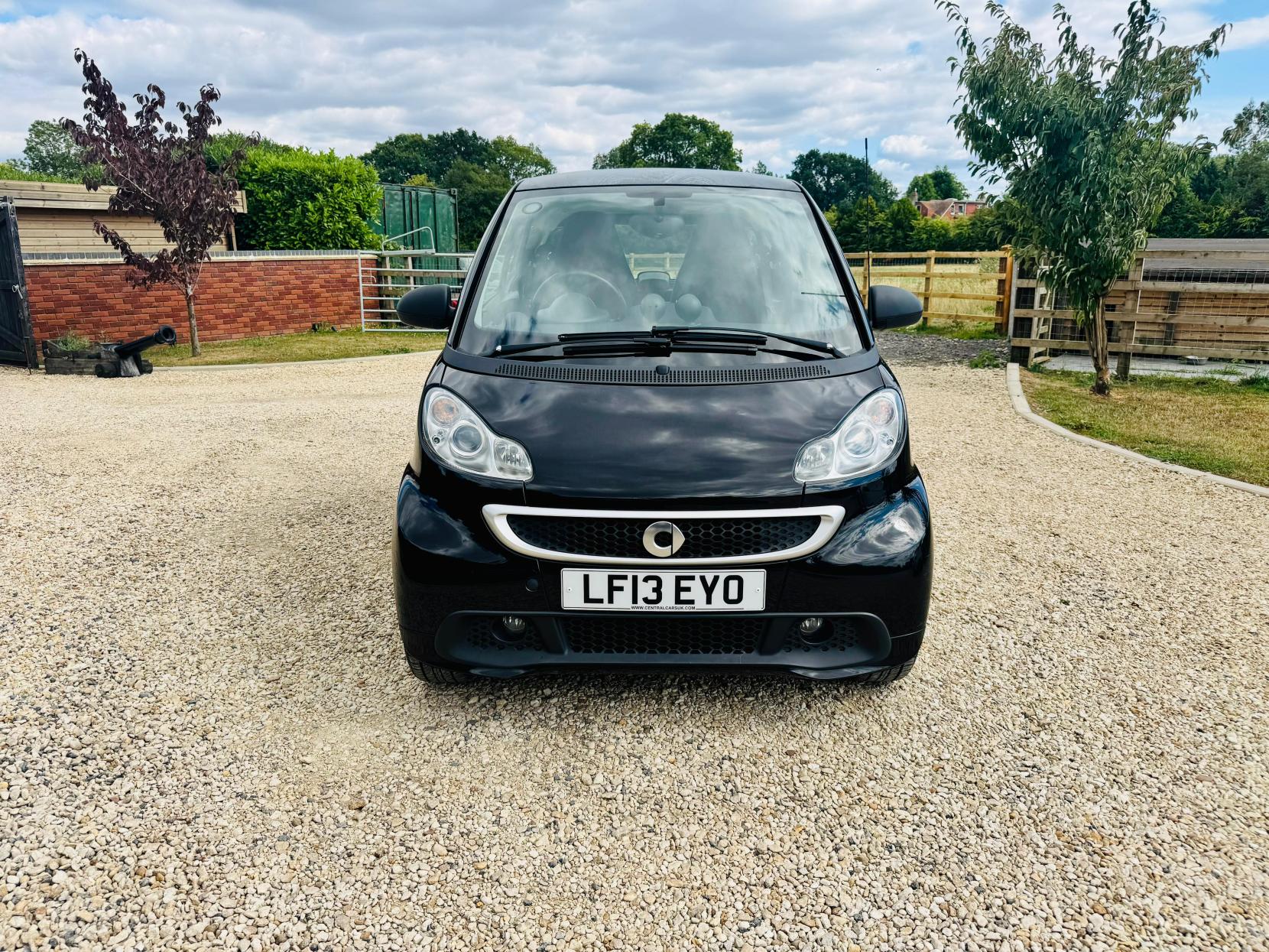 Smart fortwo 1.0 MHD Pulse Coupe 2dr Petrol SoftTouch Euro 5 (s/s) (71 bhp)