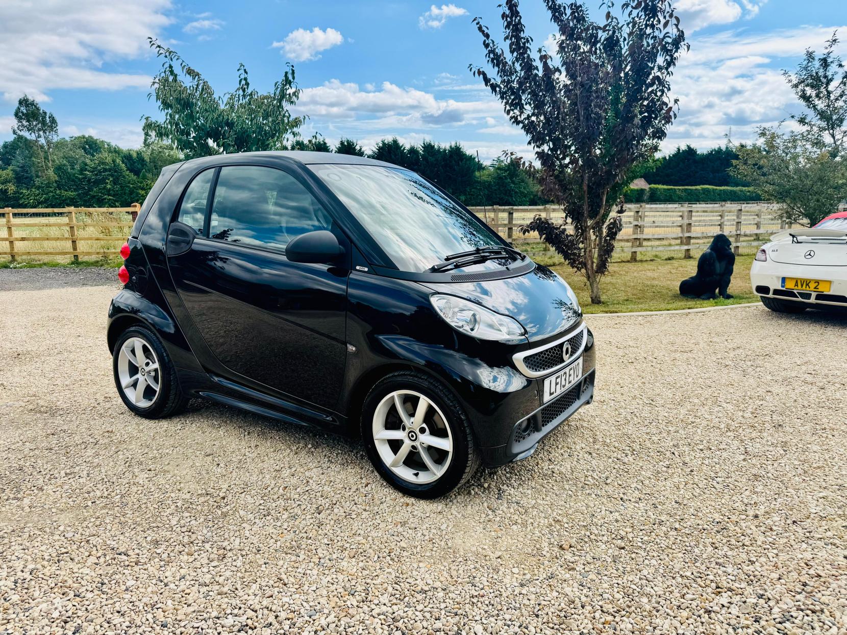 Smart fortwo 1.0 MHD Pulse Coupe 2dr Petrol SoftTouch Euro 5 (s/s) (71 bhp)