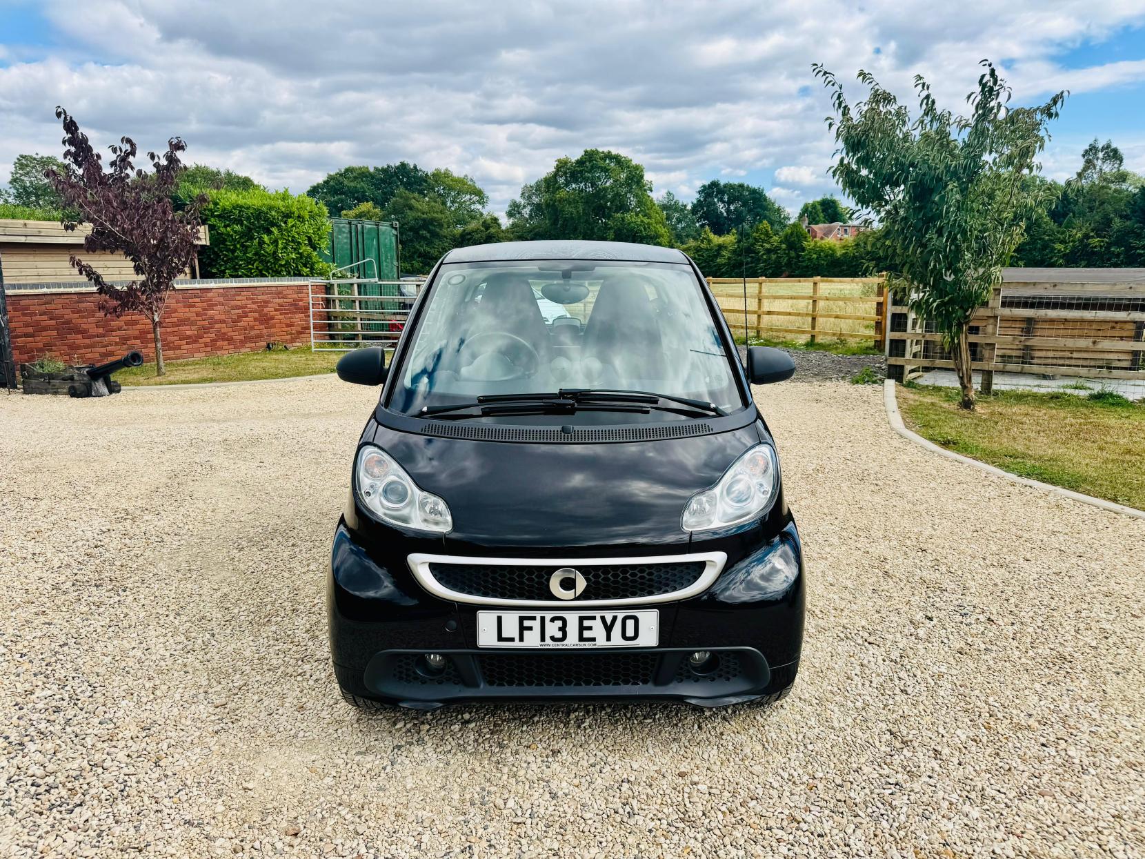 Smart fortwo 1.0 MHD Pulse Coupe 2dr Petrol SoftTouch Euro 5 (s/s) (71 bhp)