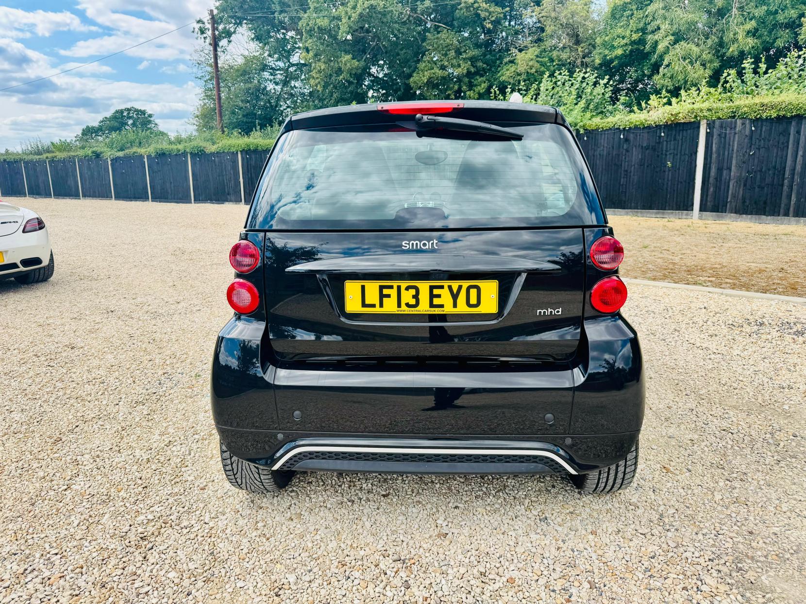 Smart fortwo 1.0 MHD Pulse Coupe 2dr Petrol SoftTouch Euro 5 (s/s) (71 bhp)