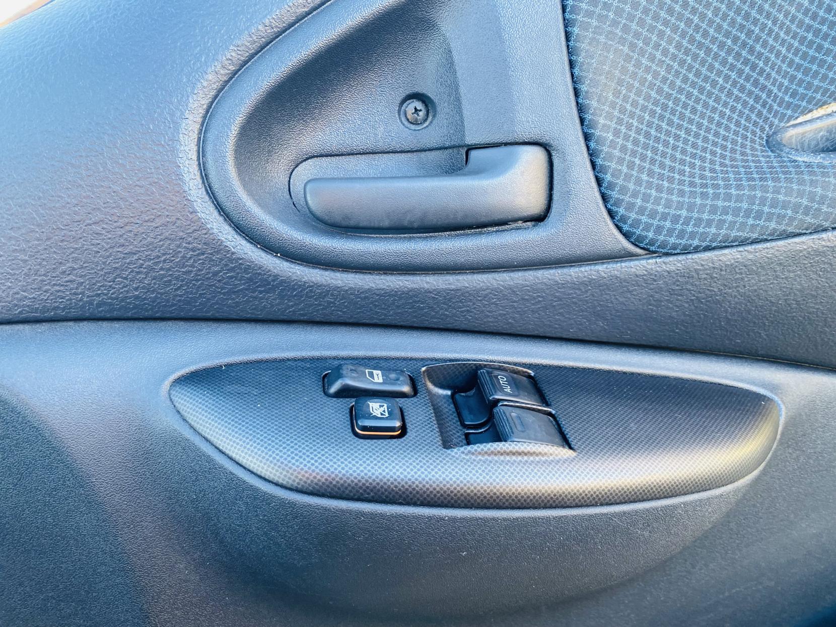 Toyota Yaris 1.3 VVT-i Blue Hatchback 5dr Petrol Manual (133 g/km, 85 bhp)