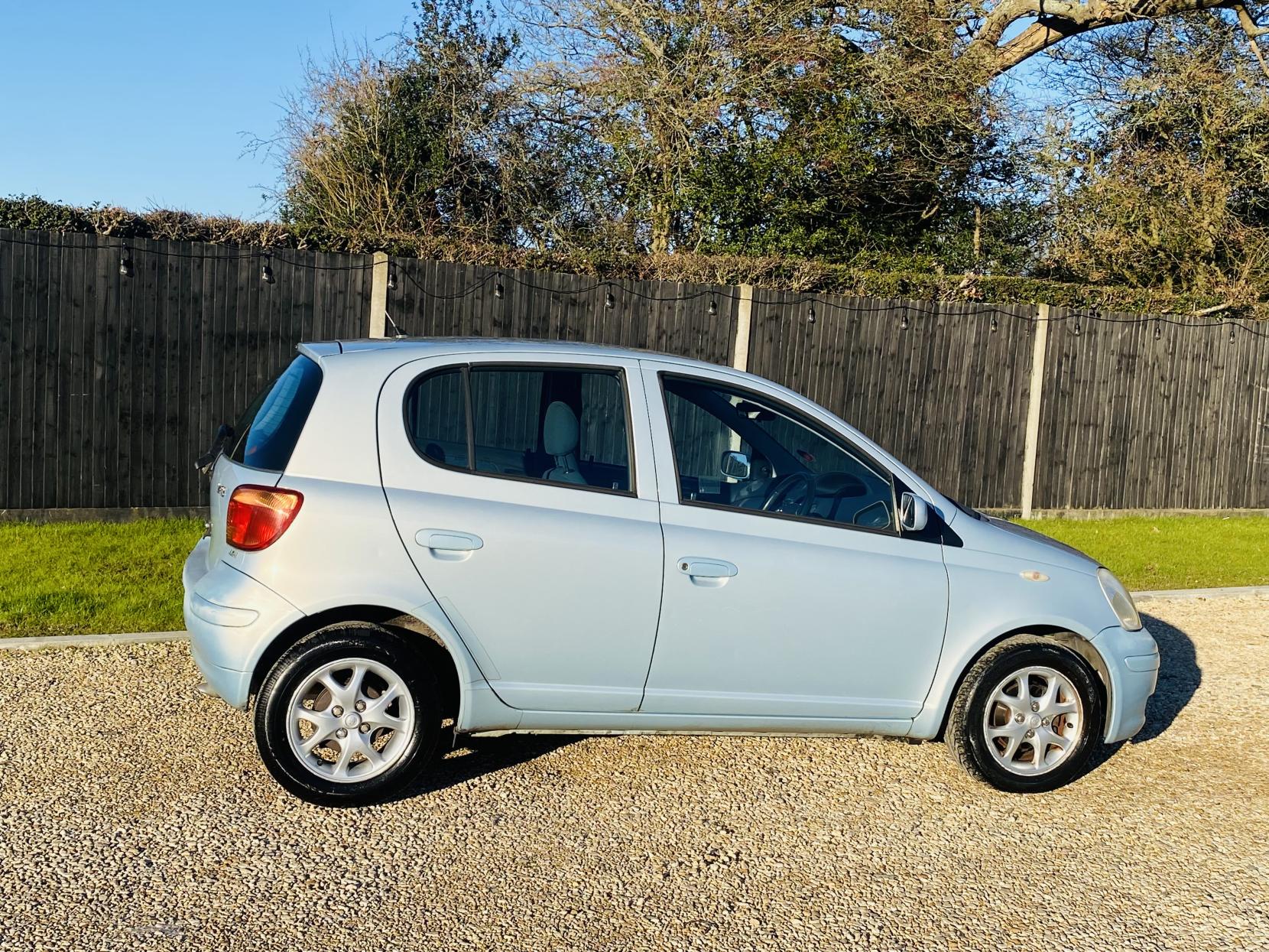 Toyota Yaris 1.3 VVT-i Blue Hatchback 5dr Petrol Manual (133 g/km, 85 bhp)