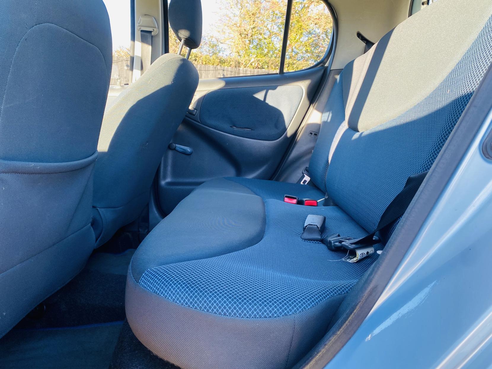 Toyota Yaris 1.3 VVT-i Blue Hatchback 5dr Petrol Manual (133 g/km, 85 bhp)