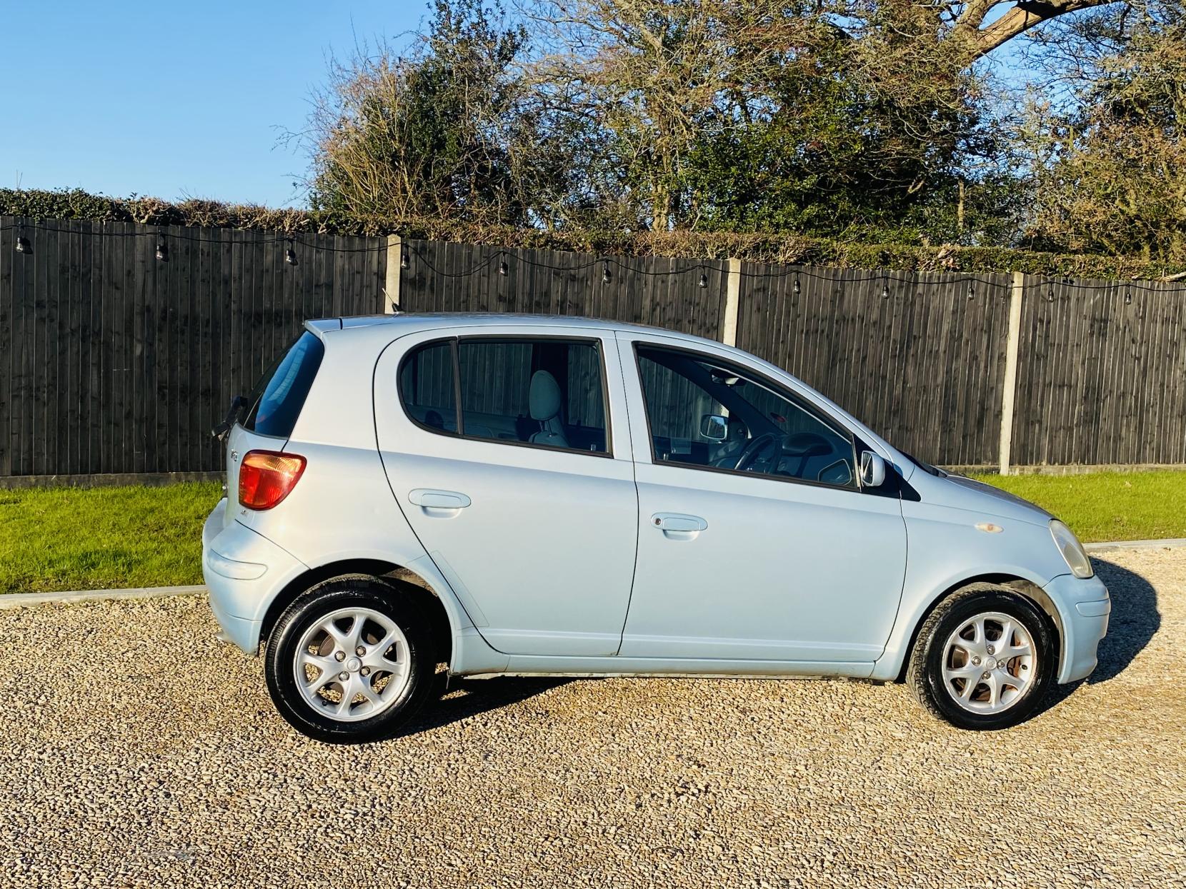 Toyota Yaris 1.3 VVT-i Blue Hatchback 5dr Petrol Manual (133 g/km, 85 bhp)