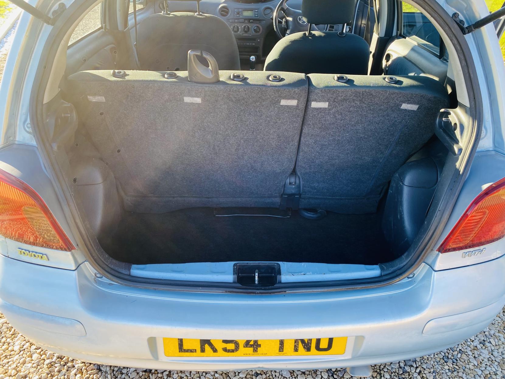 Toyota Yaris 1.3 VVT-i Blue Hatchback 5dr Petrol Manual (133 g/km, 85 bhp)