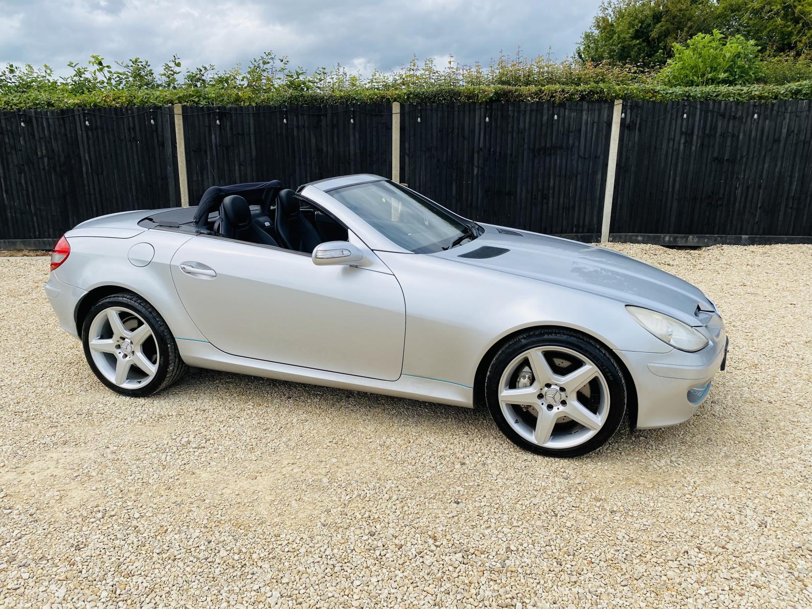 Mercedes-Benz SLK 3.5 SLK350 Convertible 2dr Petrol Automatic (238 g/km, 272 bhp)