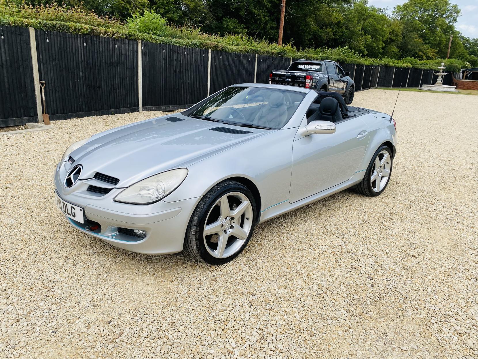 Mercedes-Benz SLK 3.5 SLK350 Convertible 2dr Petrol Automatic (238 g/km, 272 bhp)