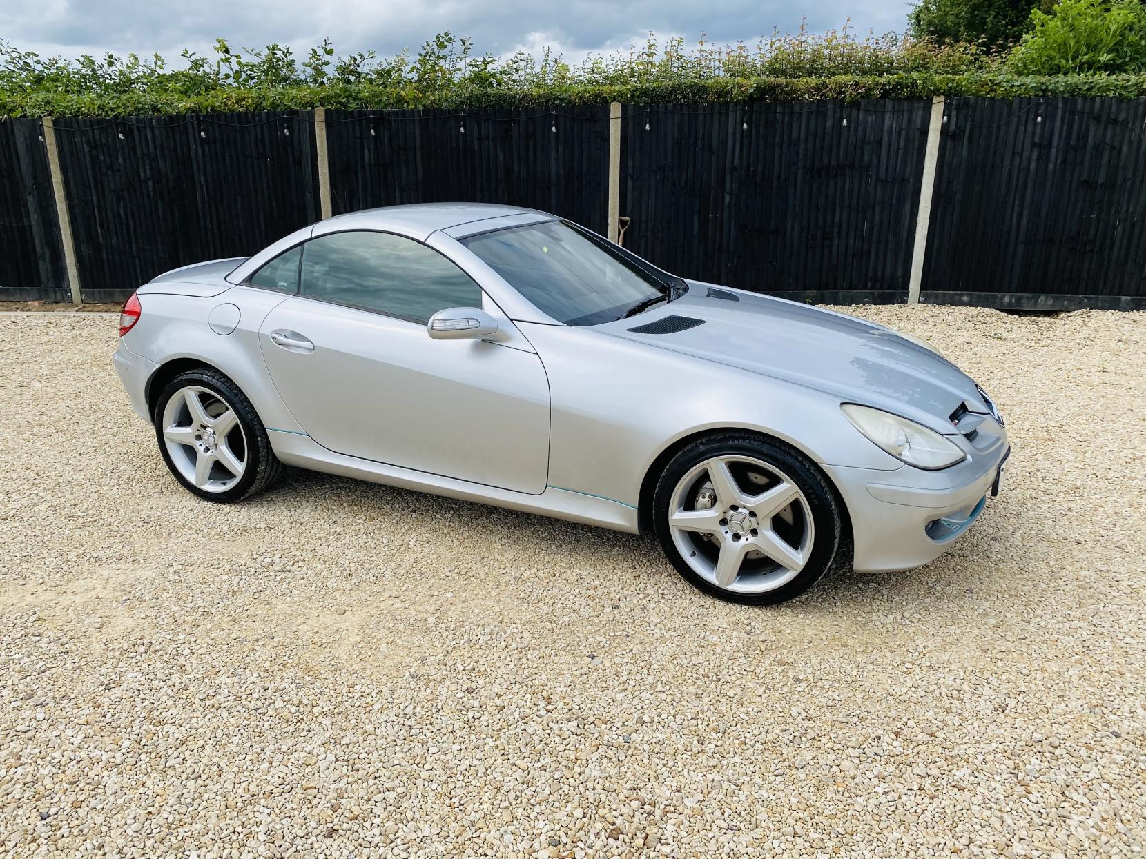 Mercedes-Benz SLK 3.5 SLK350 Convertible 2dr Petrol Automatic (238 g/km, 272 bhp)