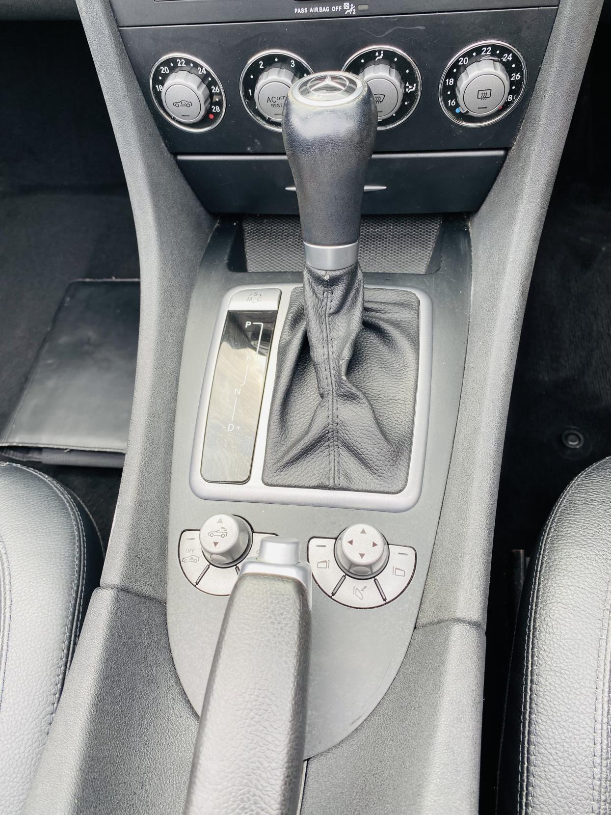 Mercedes-Benz SLK 3.5 SLK350 Convertible 2dr Petrol Automatic (238 g/km, 272 bhp)