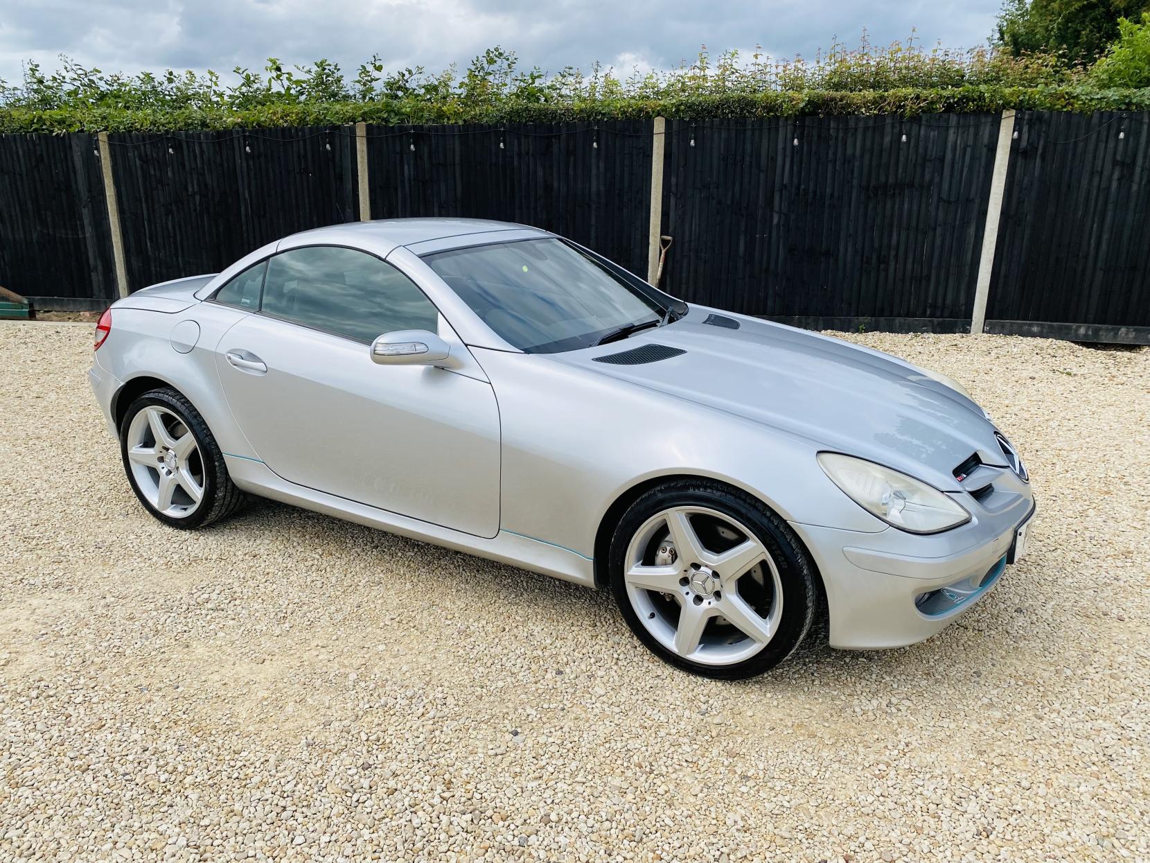 Mercedes-Benz SLK 3.5 SLK350 Convertible 2dr Petrol Automatic (238 g/km, 272 bhp)