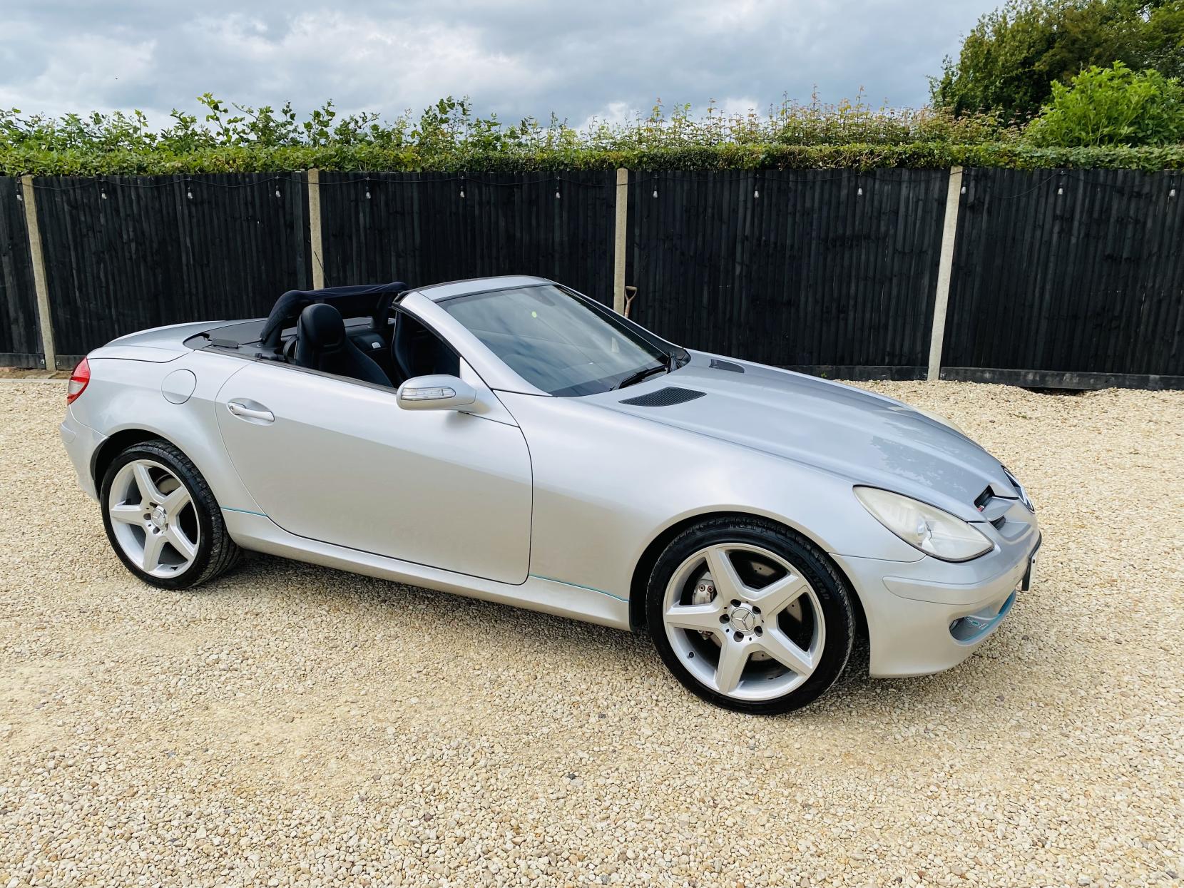 Mercedes-Benz SLK 3.5 SLK350 Convertible 2dr Petrol Automatic (238 g/km, 272 bhp)