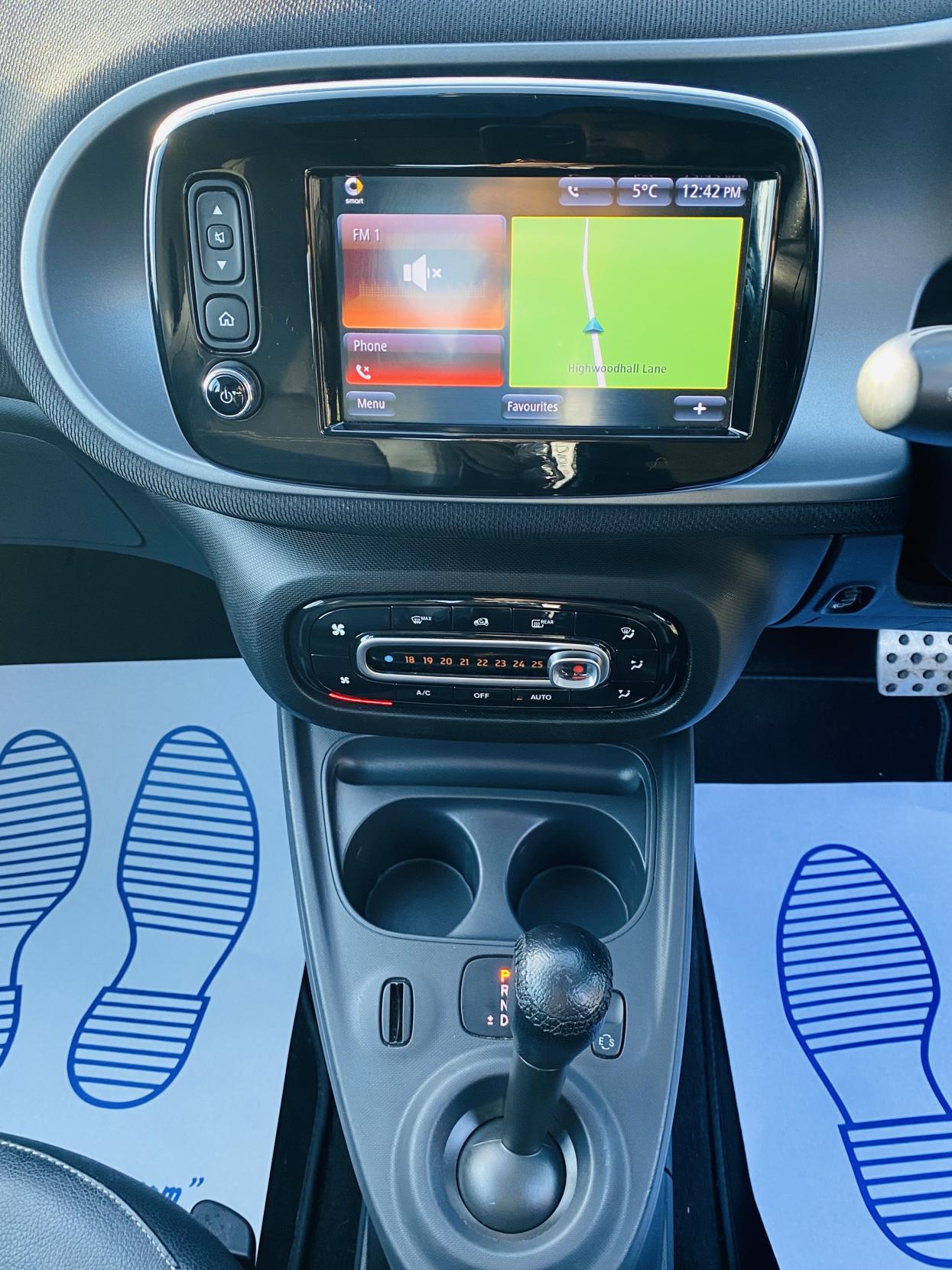 Smart fortwo 1.0 Edition Black Coupe 2dr Petrol Twinamic Euro 6 (s/s) (71 ps)