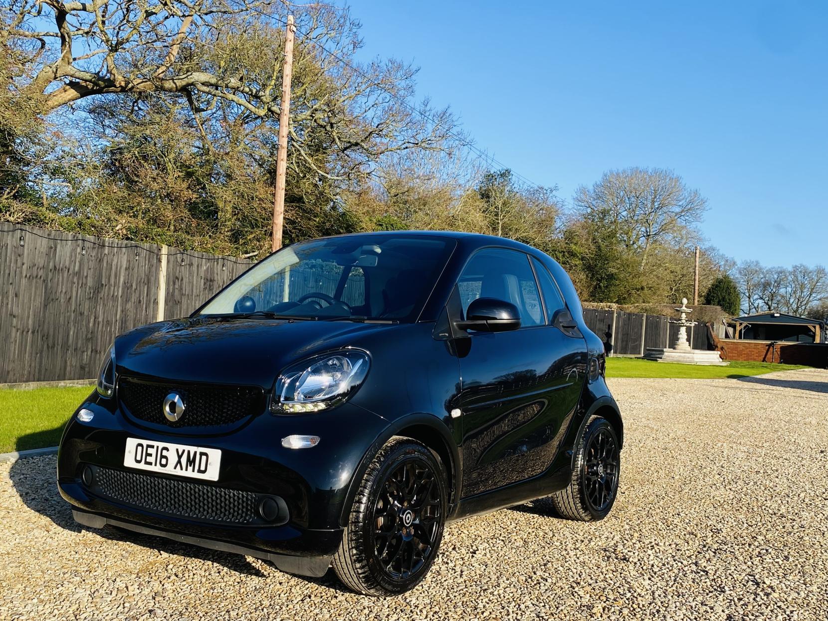 Smart fortwo 1.0 Edition Black Coupe 2dr Petrol Twinamic Euro 6 (s/s) (71 ps)