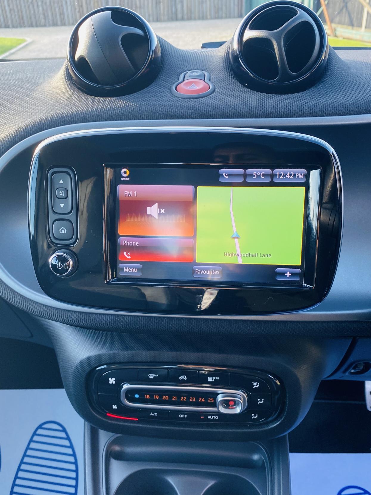 Smart fortwo 1.0 Edition Black Coupe 2dr Petrol Twinamic Euro 6 (s/s) (71 ps)