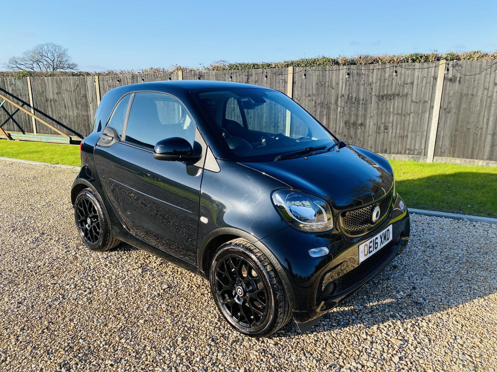 Smart fortwo 1.0 Edition Black Coupe 2dr Petrol Twinamic Euro 6 (s/s) (71 ps)