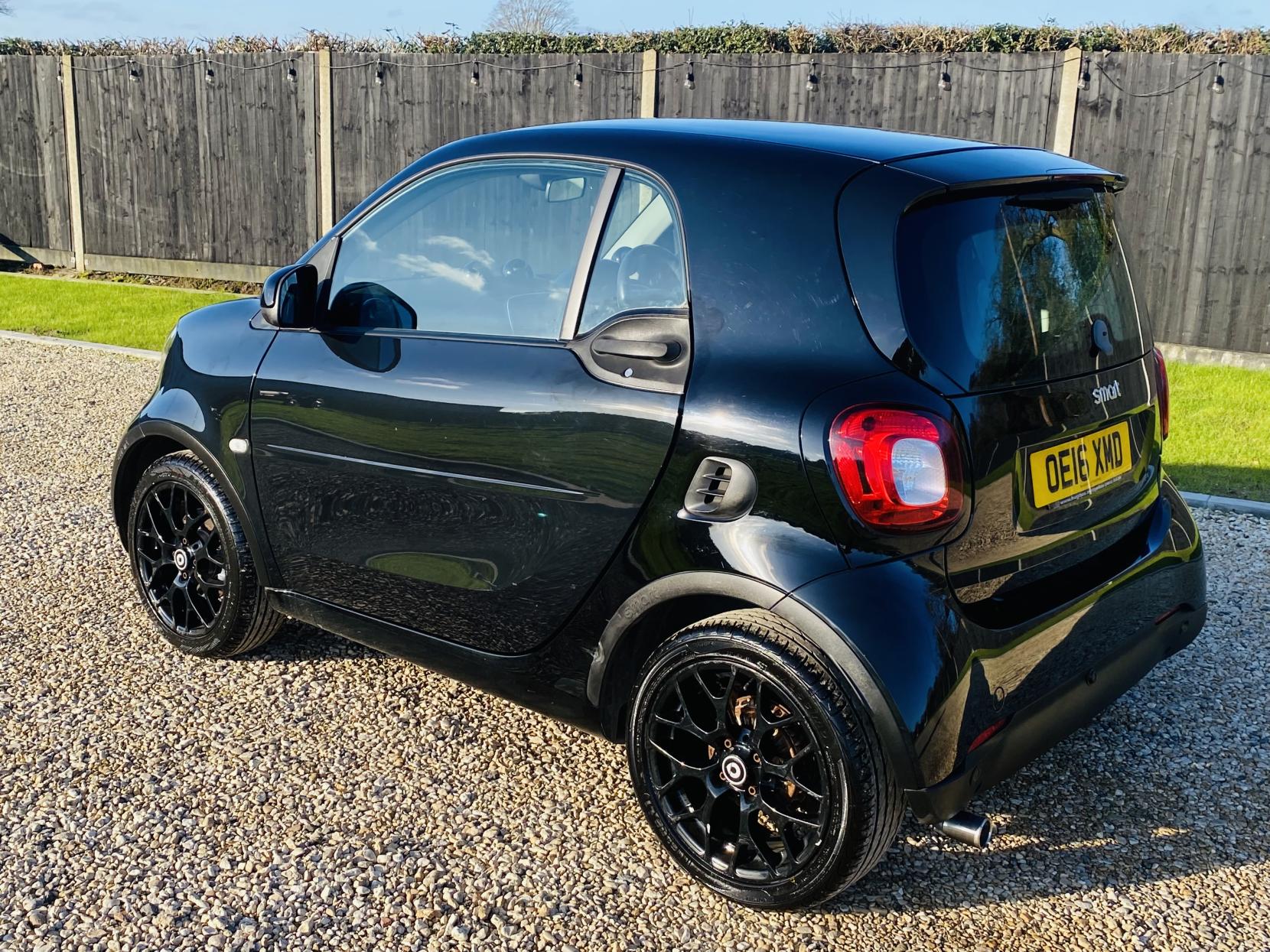 Smart fortwo 1.0 Edition Black Coupe 2dr Petrol Twinamic Euro 6 (s/s) (71 ps)