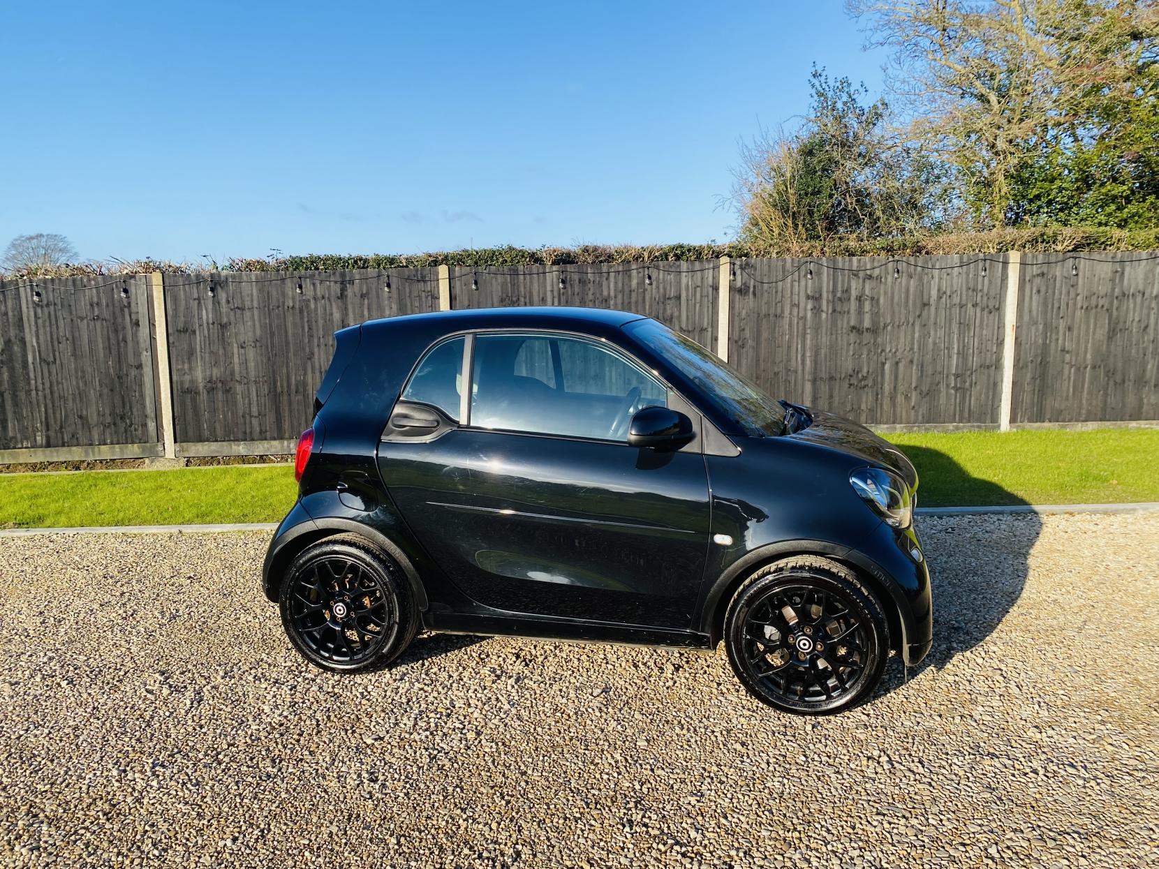 Smart fortwo 1.0 Edition Black Coupe 2dr Petrol Twinamic Euro 6 (s/s) (71 ps)