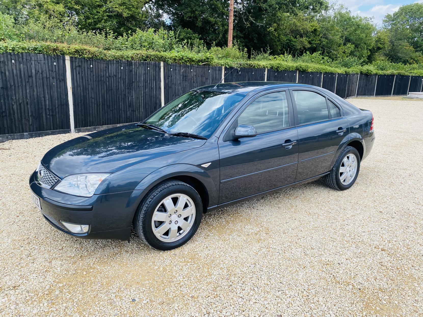 Ford Mondeo 1.8 Zetec Hatchback 5dr Petrol Manual (187 g/km, 123 bhp)