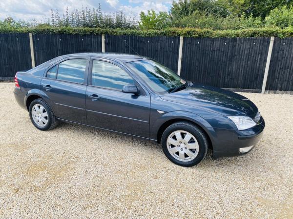 Ford Mondeo 1.8 Zetec Hatchback 5dr Petrol Manual (187 g/km, 123 bhp)