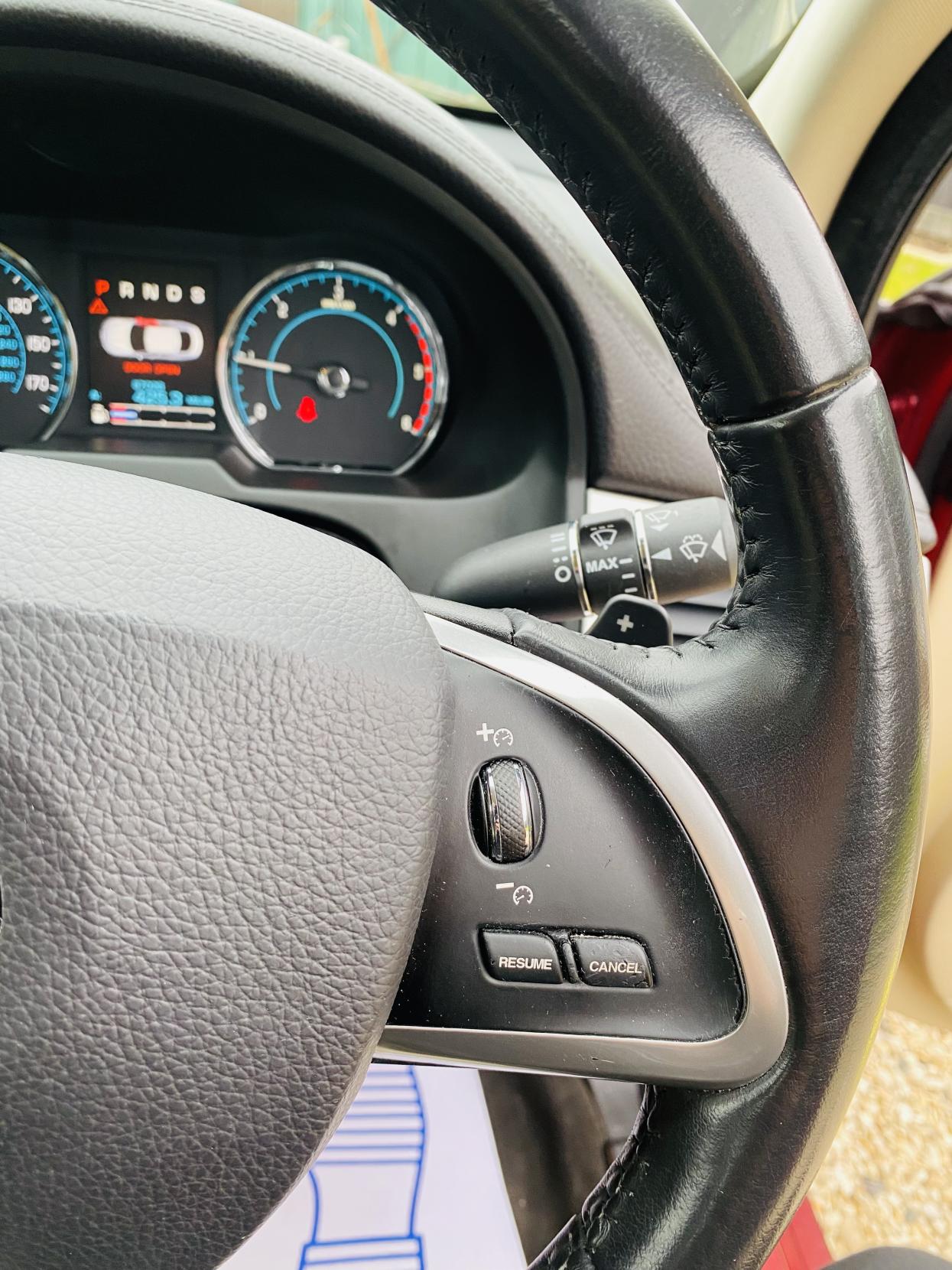 Jaguar XF 3.0d V6 Luxury Saloon 4dr Diesel Auto Euro 5 (s/s) (240 ps)