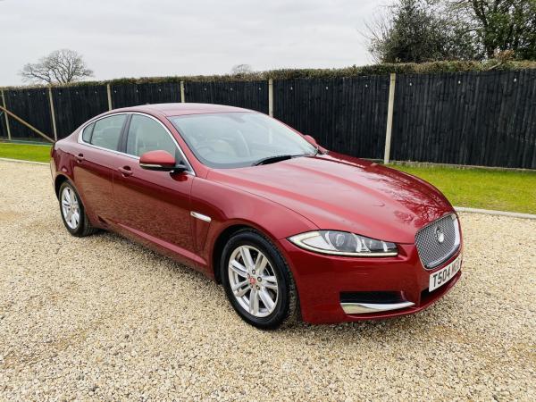 Jaguar XF 3.0d V6 Luxury Saloon 4dr Diesel Auto Euro 5 (s/s) (240 ps)