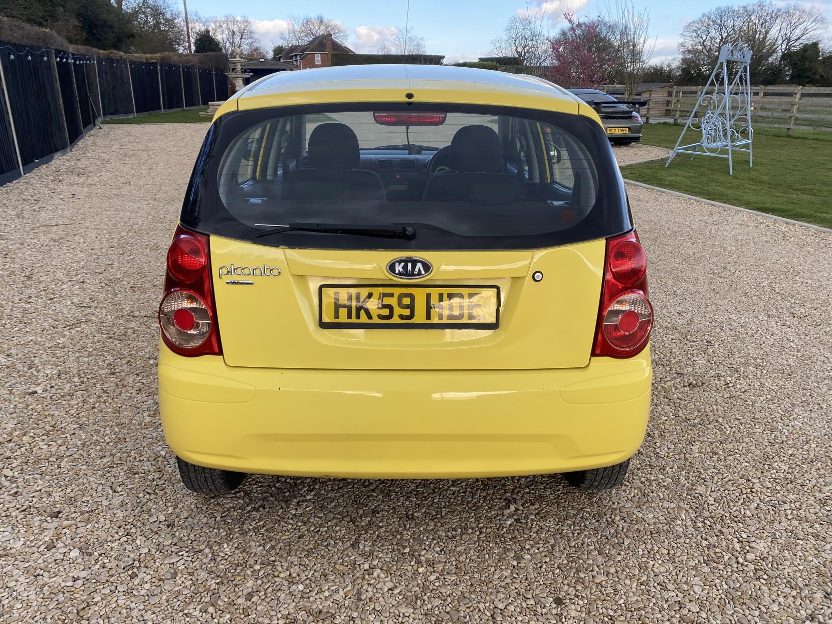 Kia Picanto 1.1 Strike Hatchback 5dr Petrol Manual (114 g/km, 64 bhp)