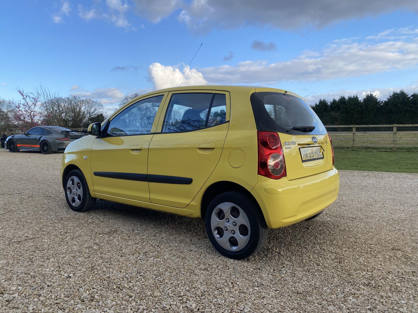 Kia Picanto 1.1 Strike Hatchback 5dr Petrol Manual (114 g/km, 64 bhp)