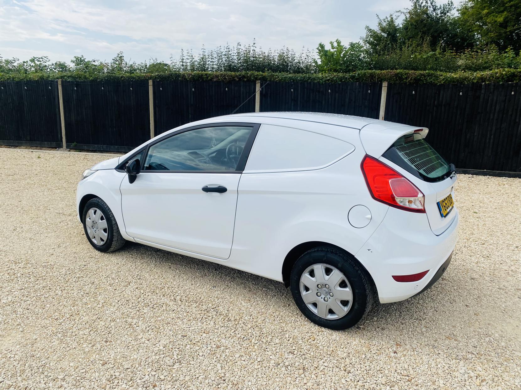 Ford Fiesta Van 1.6 TDCi ECOnetic II Panel Van 3dr Diesel Manual (87 g/km, 94 bhp)