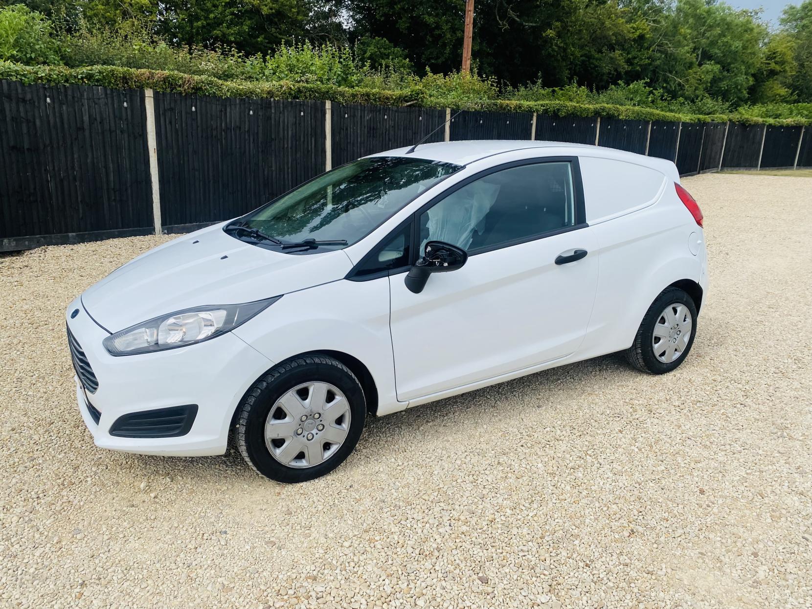 Ford Fiesta Van 1.6 TDCi ECOnetic II Panel Van 3dr Diesel Manual (87 g/km, 94 bhp)