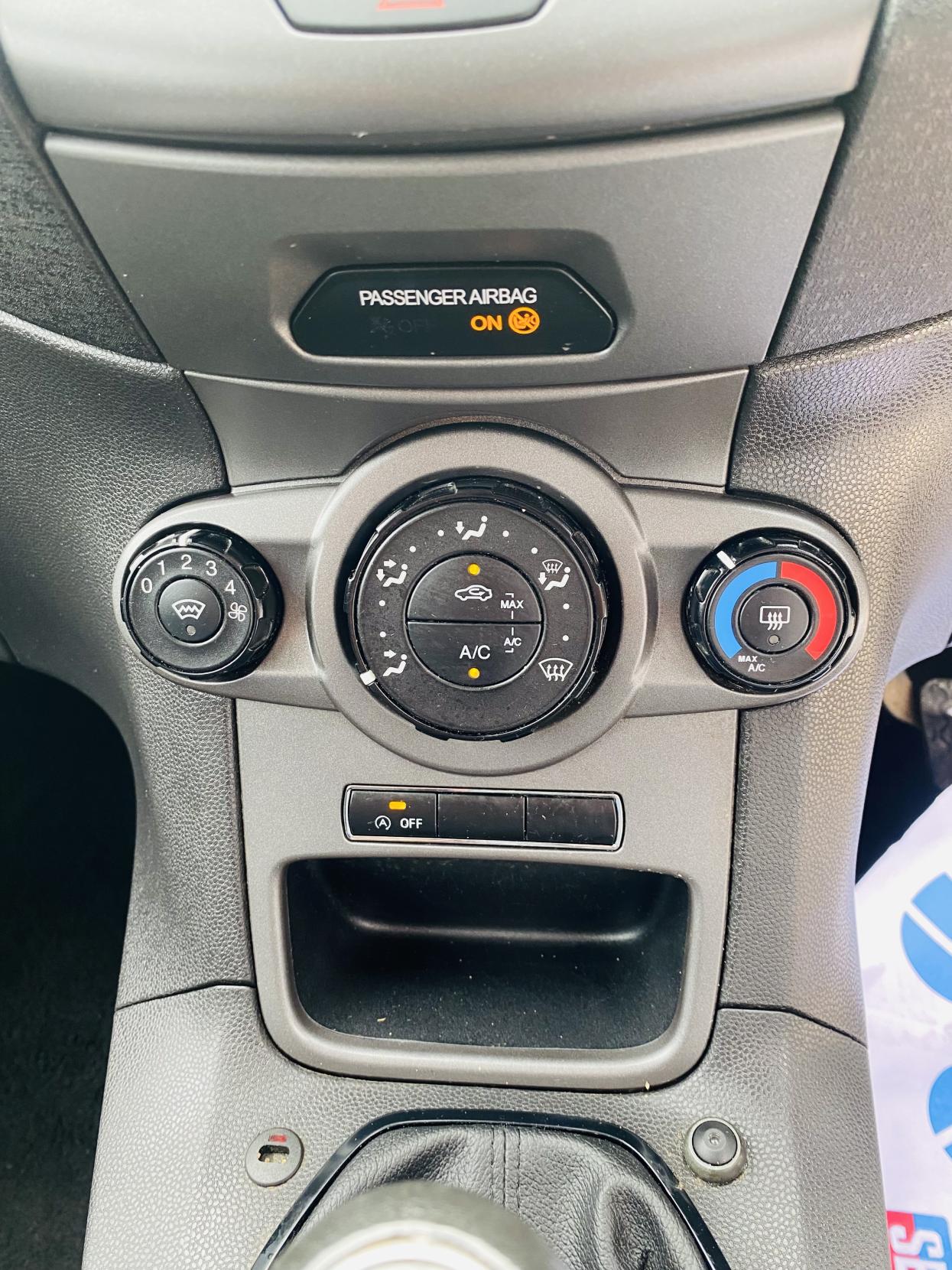 Ford Fiesta Van 1.6 TDCi ECOnetic II Panel Van 3dr Diesel Manual (87 g/km, 94 bhp)