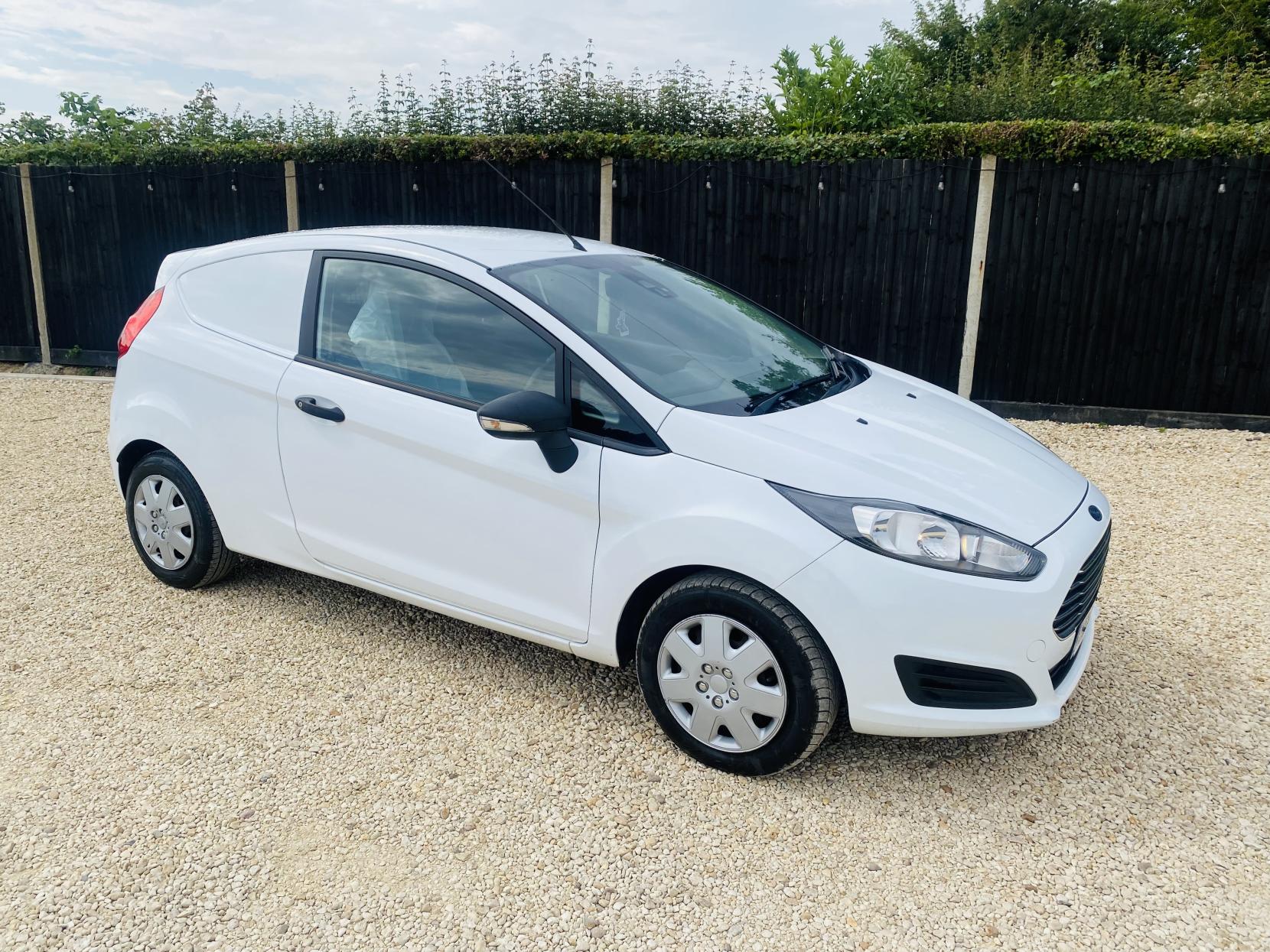 Ford Fiesta Van 1.6 TDCi ECOnetic II Panel Van 3dr Diesel Manual (87 g/km, 94 bhp)