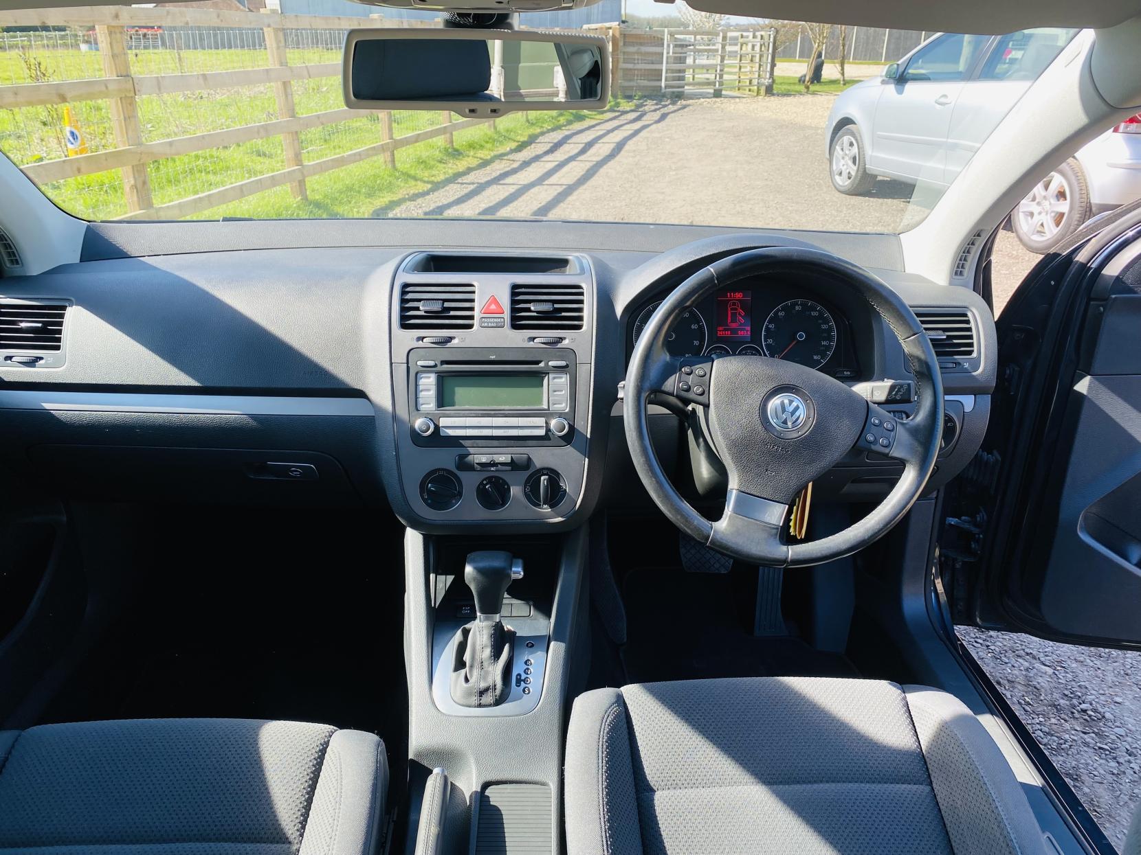 Volkswagen Golf 1.6 FSI Match Hatchback 5dr Petrol Automatic (182 g/km, 113 bhp)