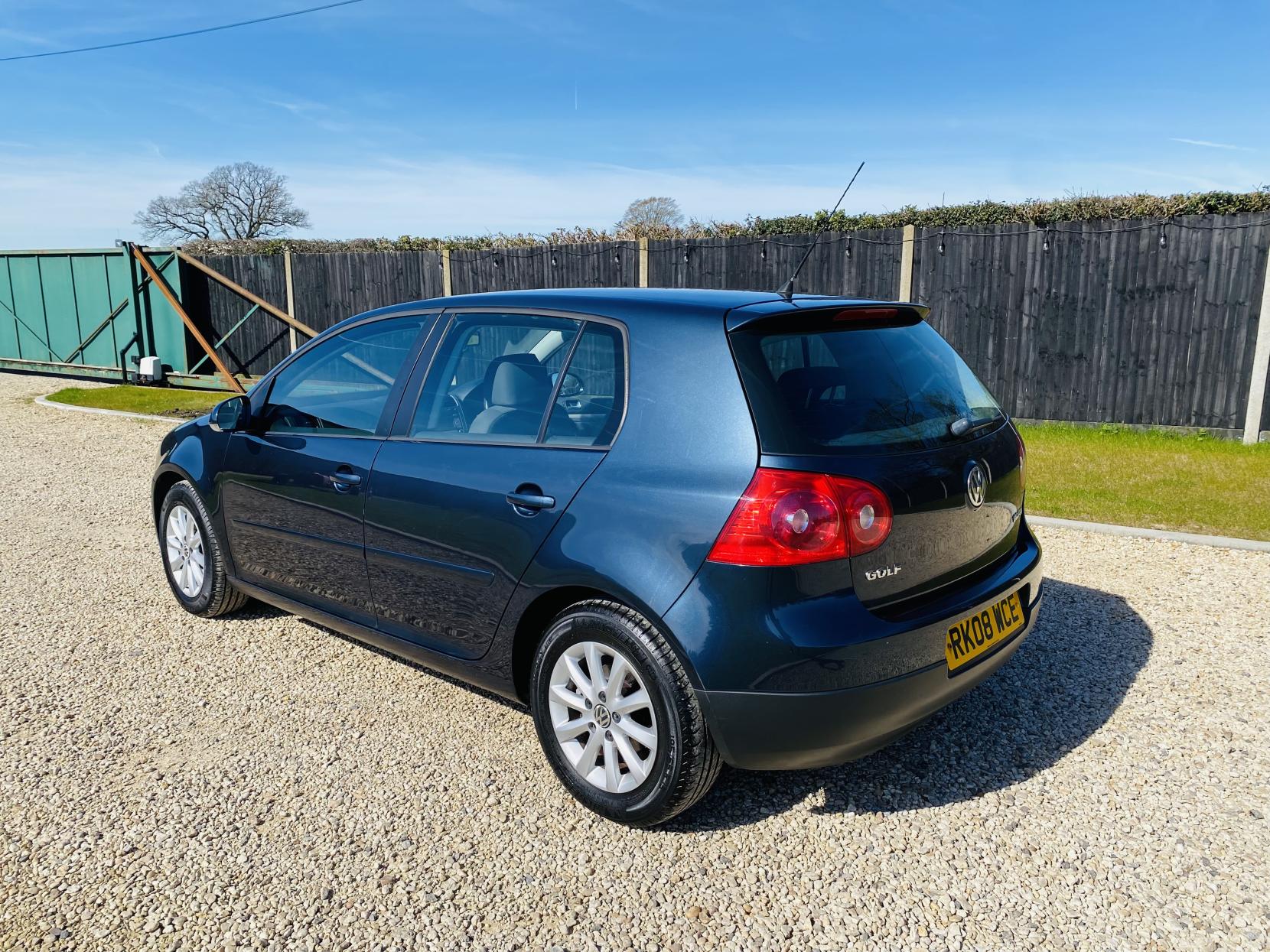 Volkswagen Golf 1.6 FSI Match Hatchback 5dr Petrol Automatic (182 g/km, 113 bhp)