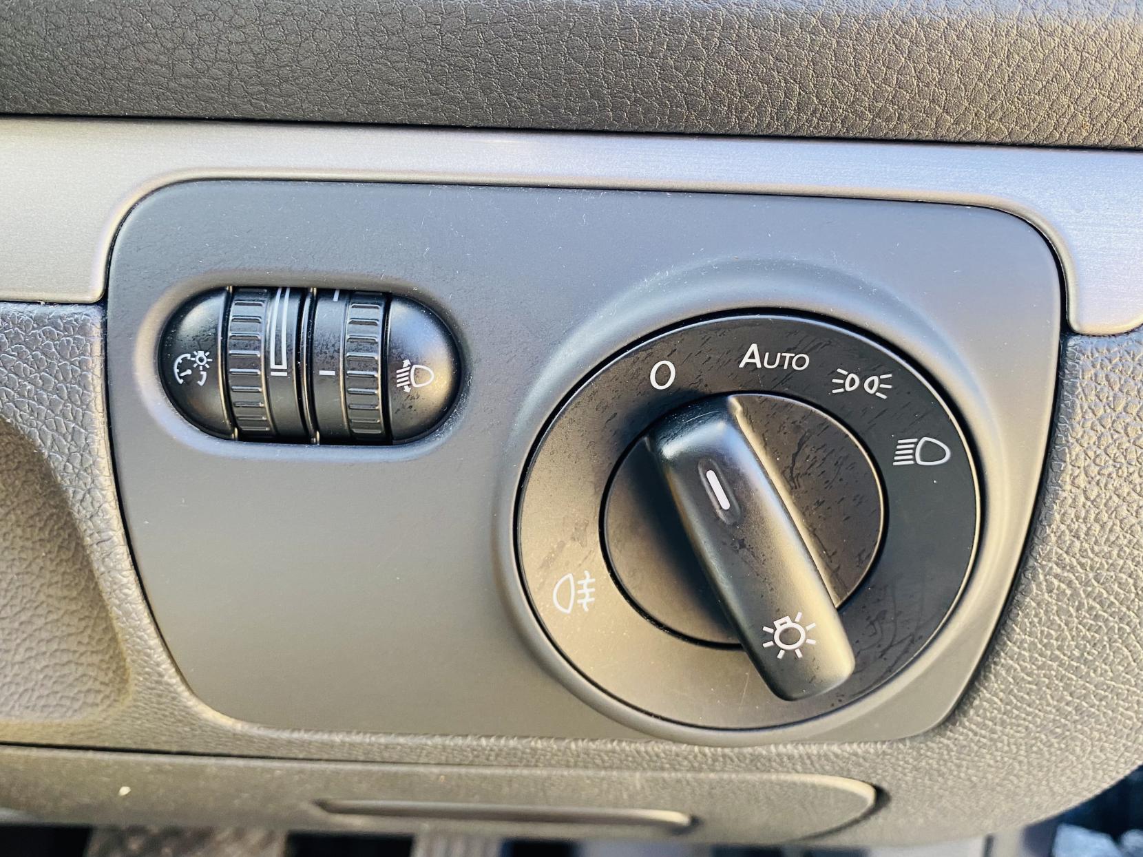 Volkswagen Golf 1.6 FSI Match Hatchback 5dr Petrol Automatic (182 g/km, 113 bhp)