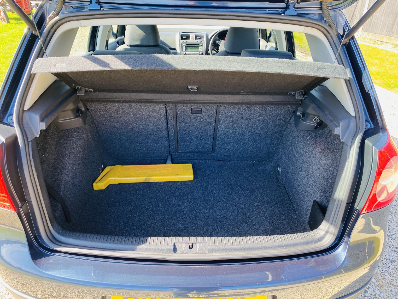 Volkswagen Golf 1.6 FSI Match Hatchback 5dr Petrol Automatic (182 g/km, 113 bhp)