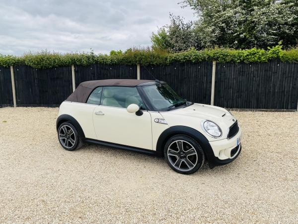 MINI Convertible 1.6 Cooper S Convertible 2dr Petrol Auto Euro 5 (184 ps)
