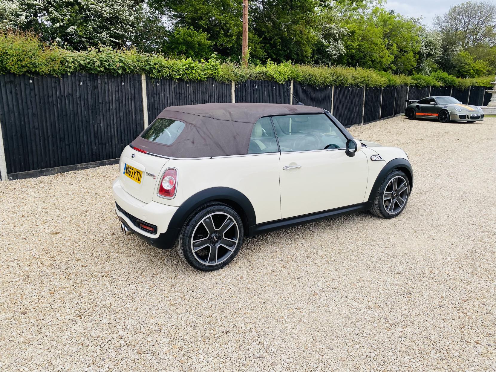 MINI Convertible 1.6 Cooper S Convertible 2dr Petrol Auto Euro 5 (184 ps)