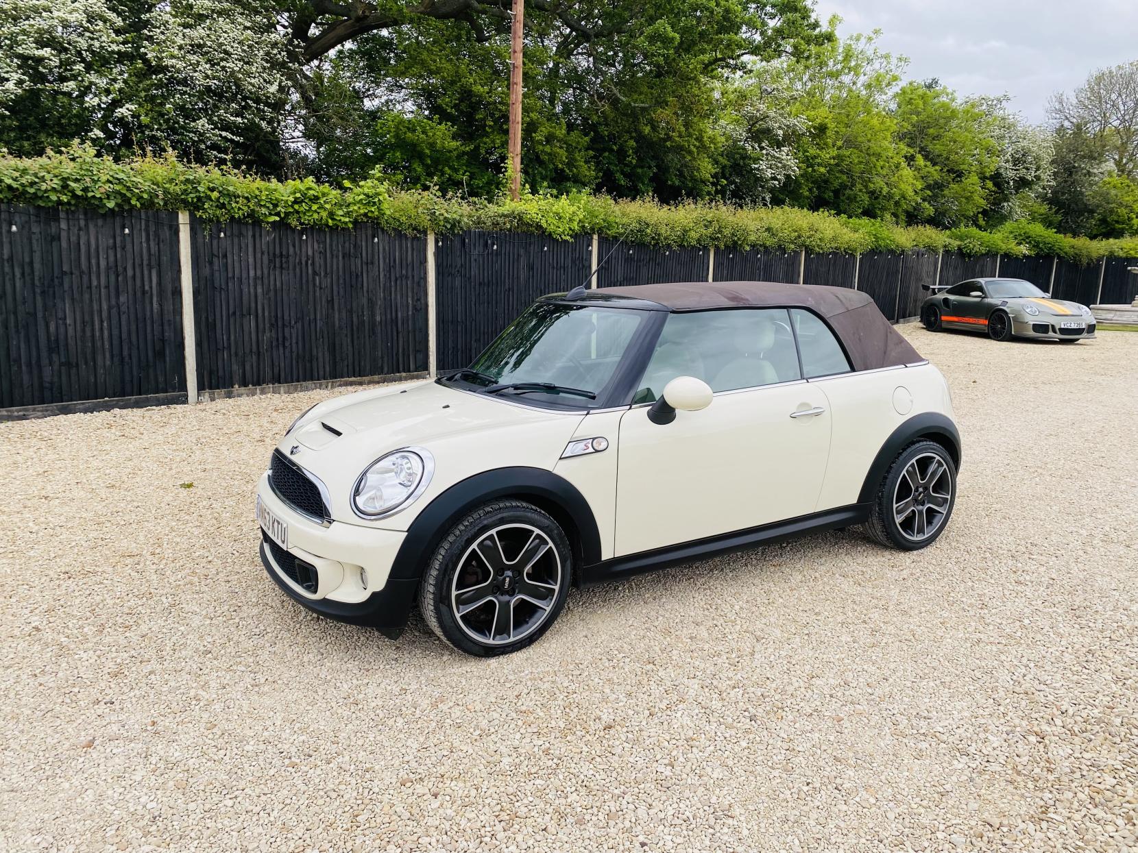MINI Convertible 1.6 Cooper S Convertible 2dr Petrol Auto Euro 5 (184 ps)
