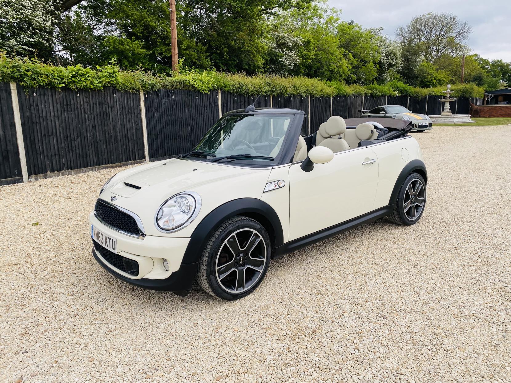 MINI Convertible 1.6 Cooper S Convertible 2dr Petrol Auto Euro 5 (184 ps)